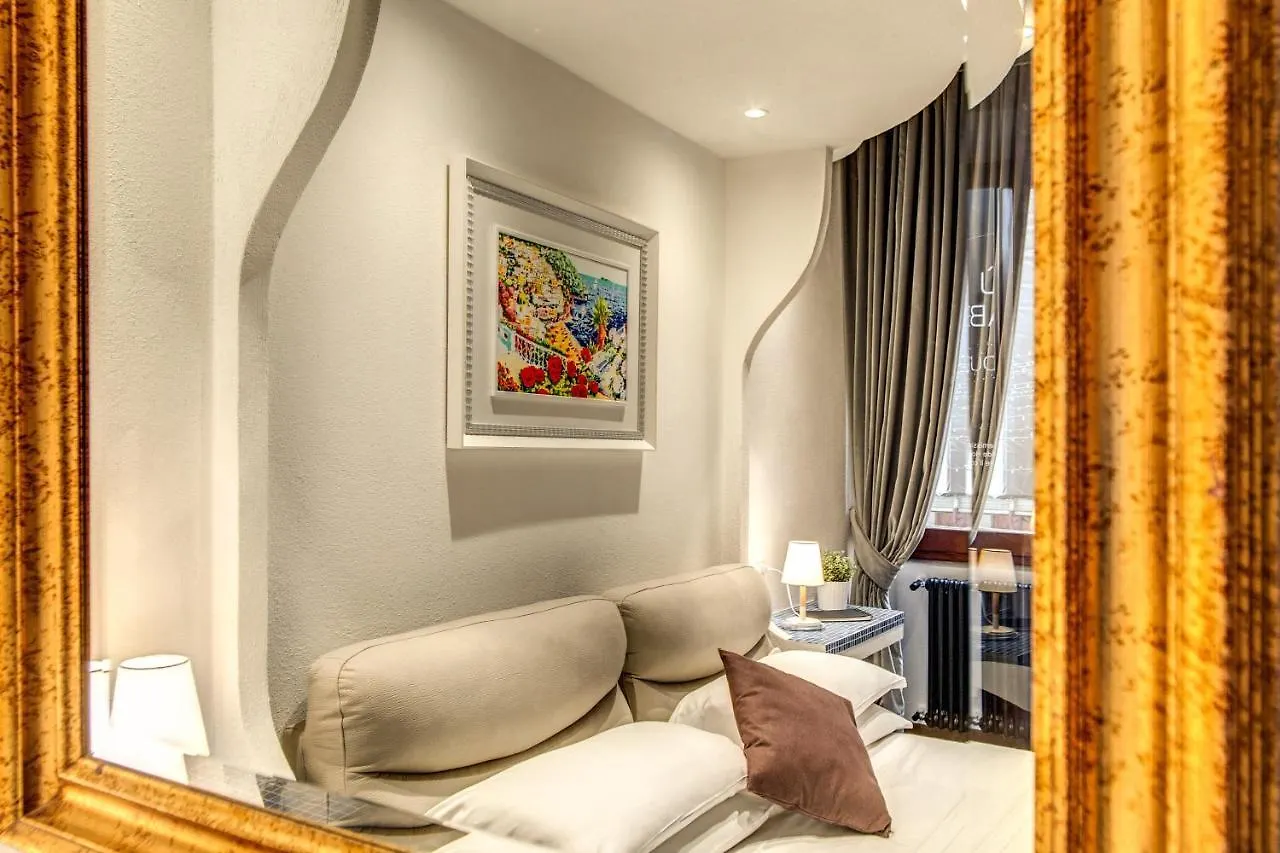 Gasthuis Tritone Top House Rome