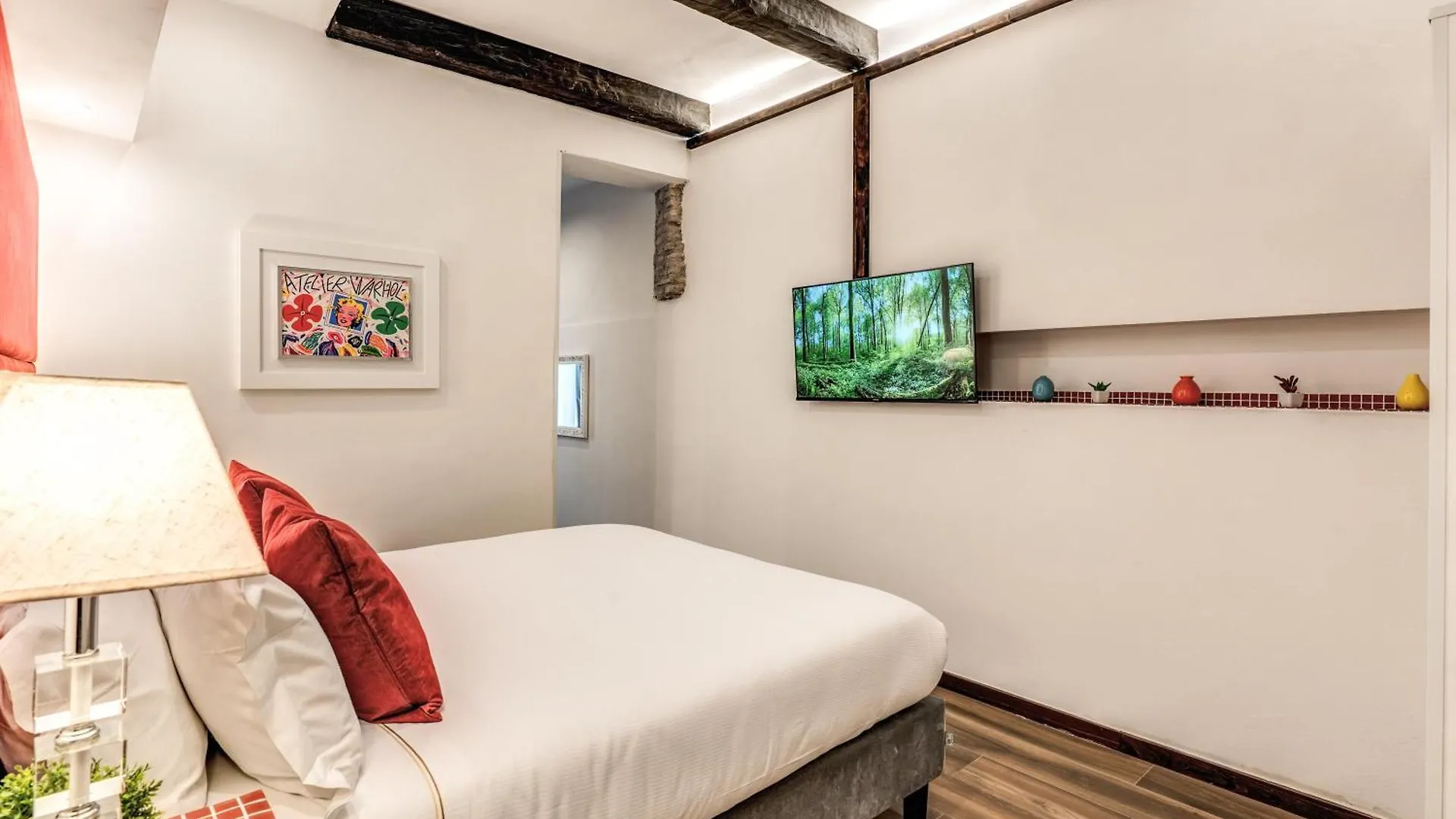 Tritone Top House Roma 4*,  Italia