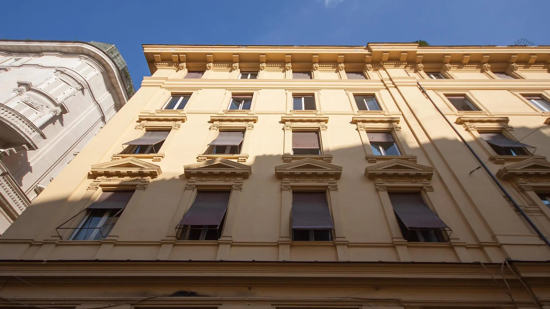 Tritone Top House Roma Pensión